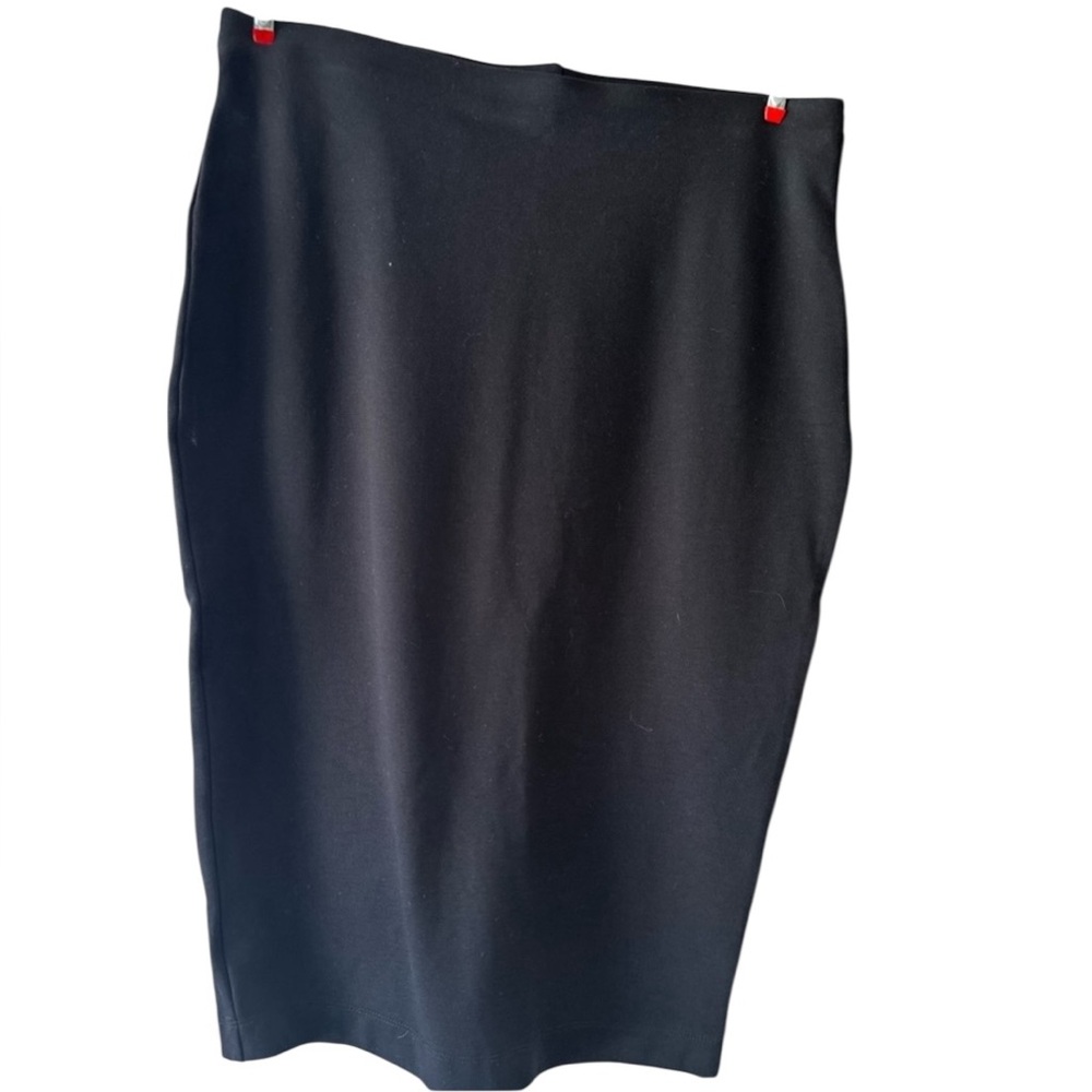 dip NWOT Black simple pencil skirt never worn